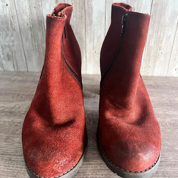 Clarks Rust Red Suede Ankle Boots Size 8 - Picture 4 of 7